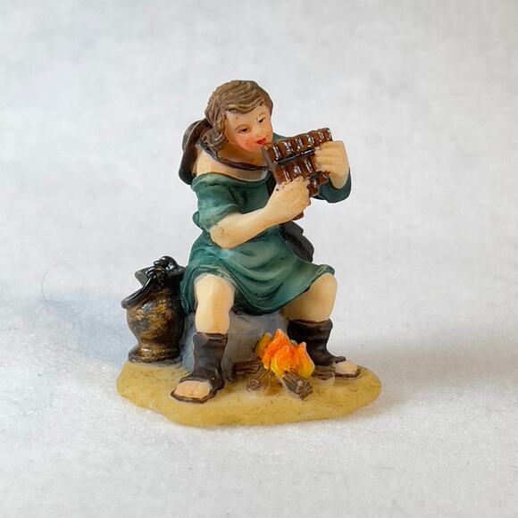 Grandeur Noel 2001 Bethlehem Village Man w/ Campfire O'Well Porcelain Resin - Picture 1 of 10